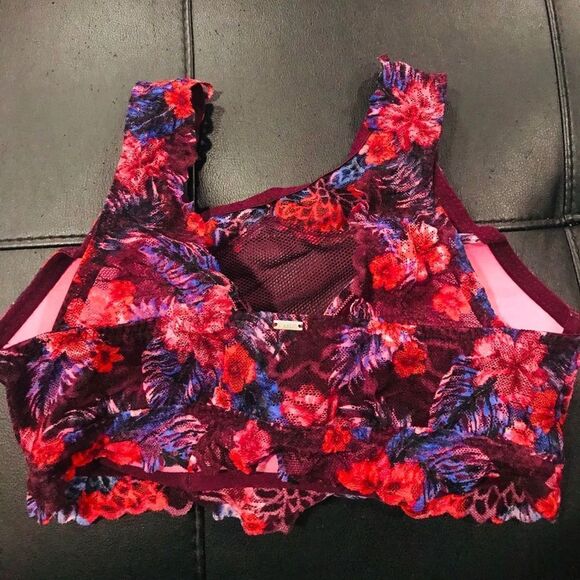 Colorful Victoria’s Secret lace bra top - Picture 3 of 4